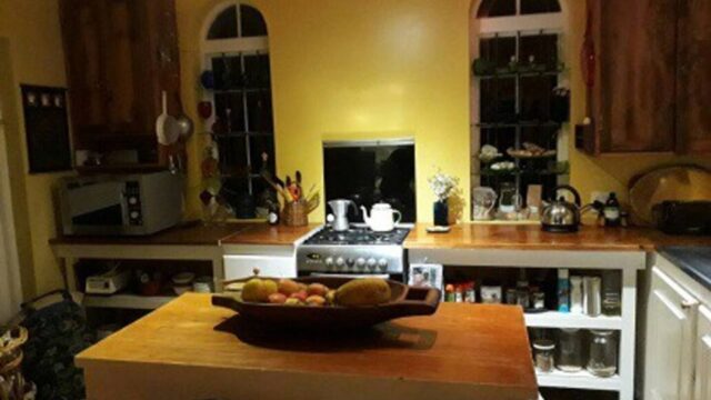 834e70ee-9fd6-45c9-b8a2-fcf20b481aa2