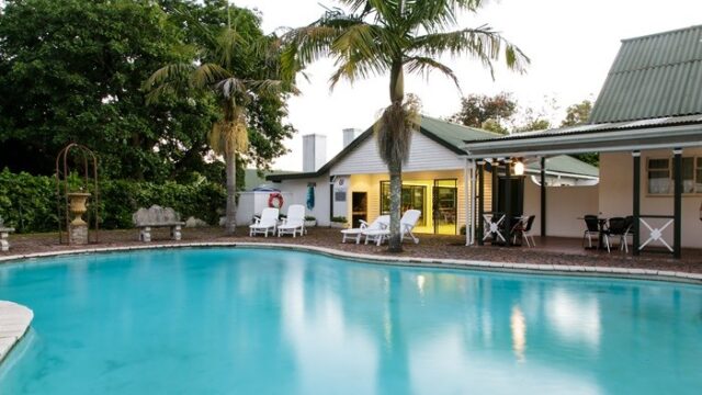 swimming_poolnext_to_games_room_cafe_bacchus_and_hunters_pub