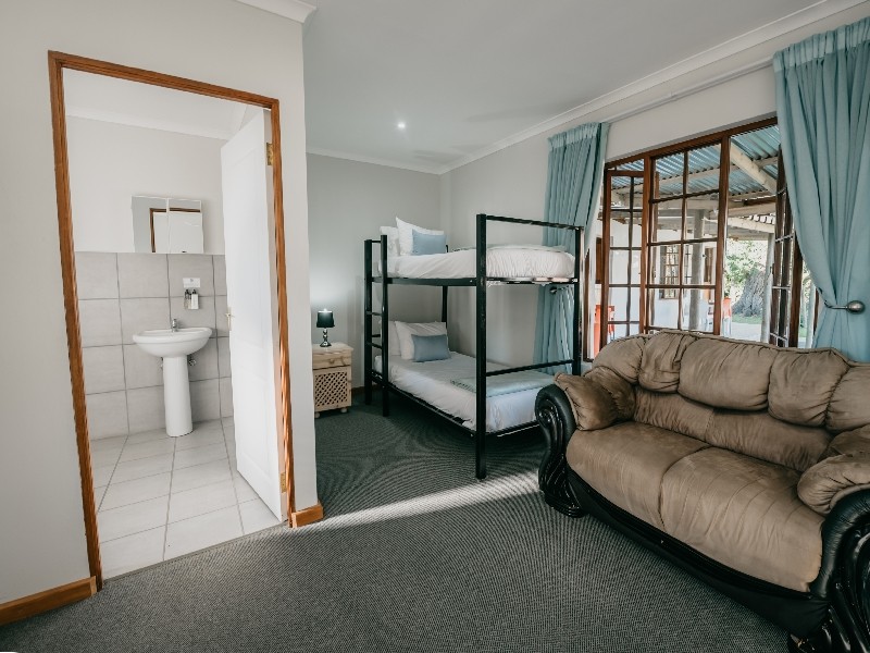 the_village_lodge_deluxe_family_room_angle2