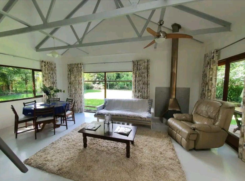 Beautiful garden cottage.10
