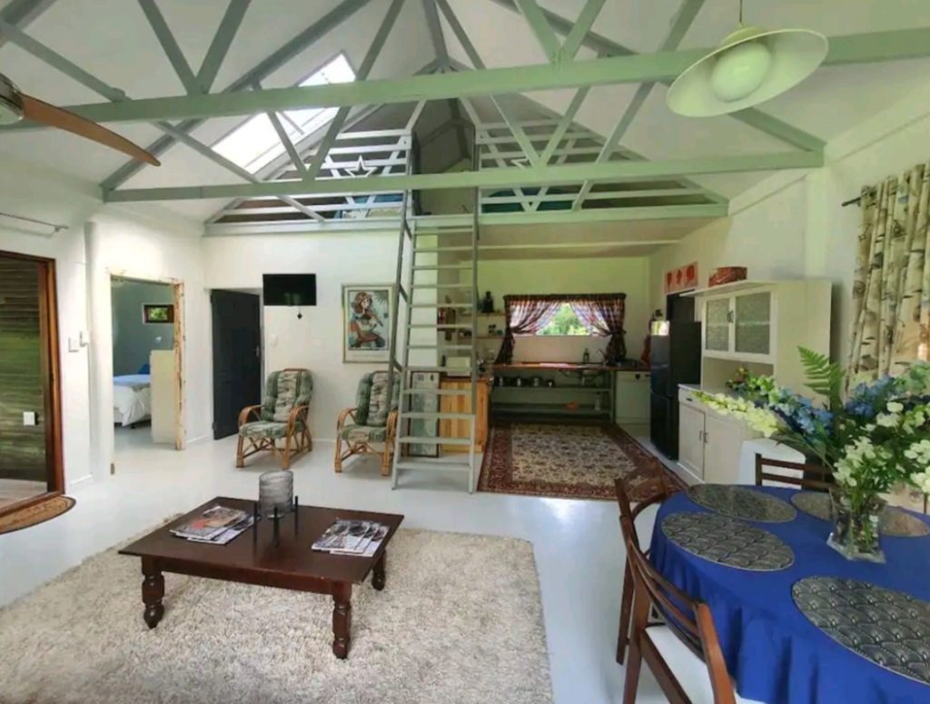 Beautiful garden cottage.12