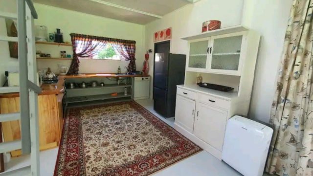 Beautiful garden cottage.8